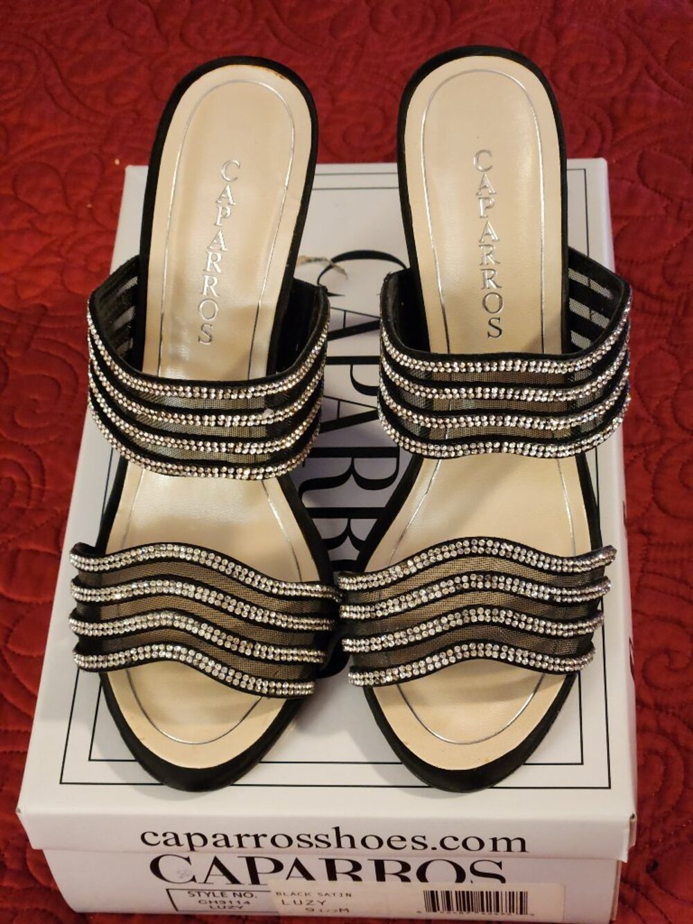 Gorgeous and elegant silver and black sandal slide 9.5